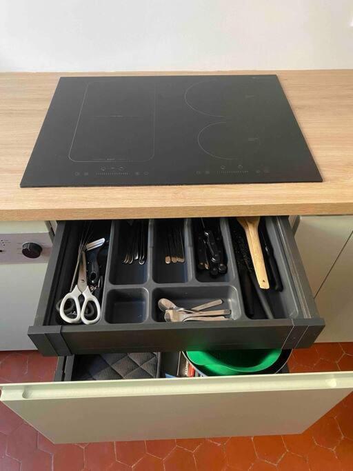 Charmant T3 Dans Le Centre Historique Apartment Manosque Ngoại thất bức ảnh